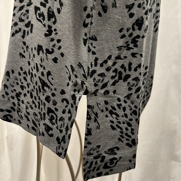 Chico’s Zenergy Animal Print Tunic 10 Petite - Picture 12 of 14